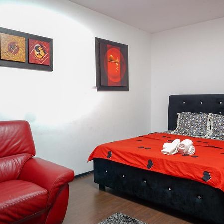 Apartamento Sun Plaza Oasis With Self Check In And Fast Wifi Bucarest Exterior foto