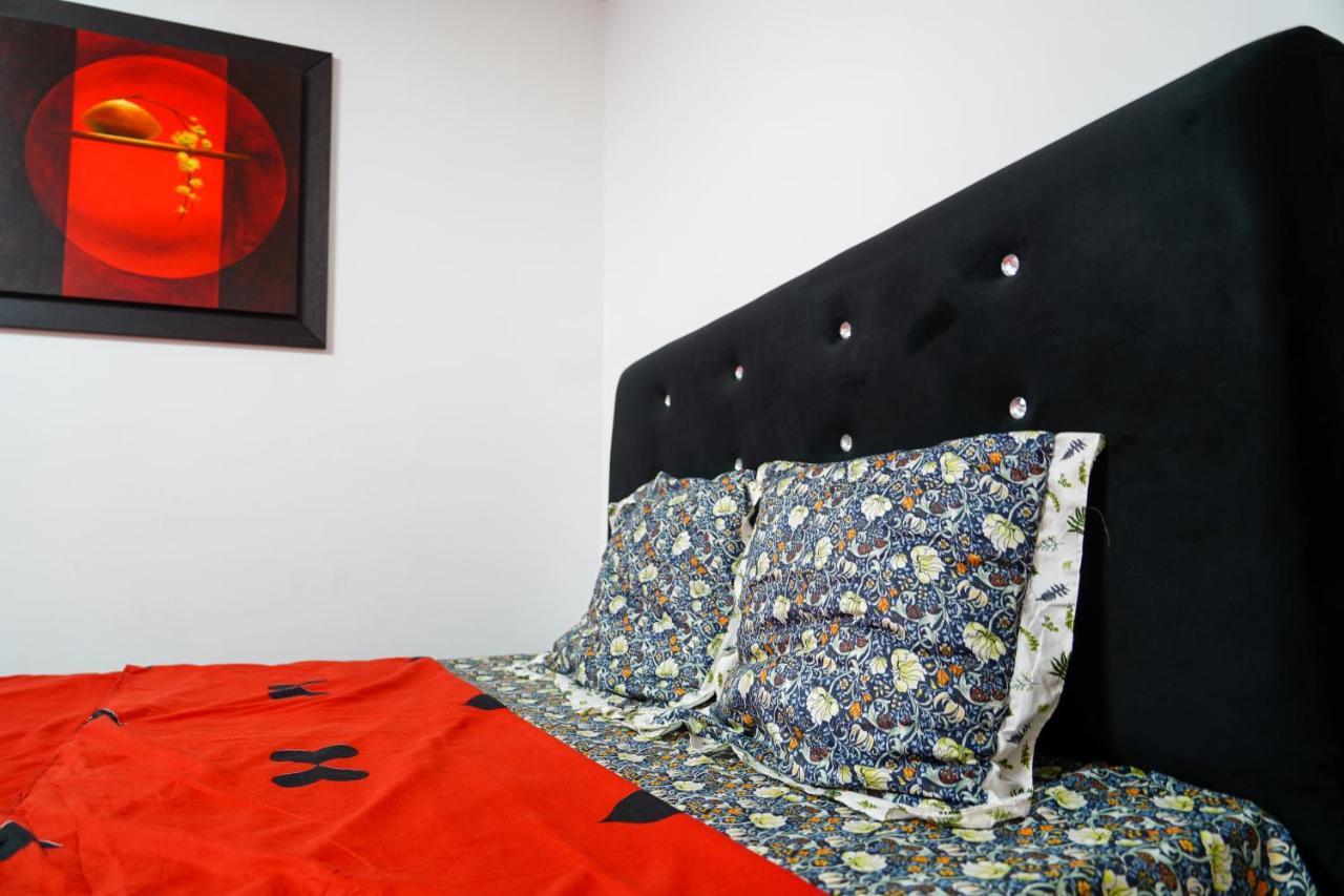 Apartamento Sun Plaza Oasis With Self Check In And Fast Wifi Bucarest Exterior foto