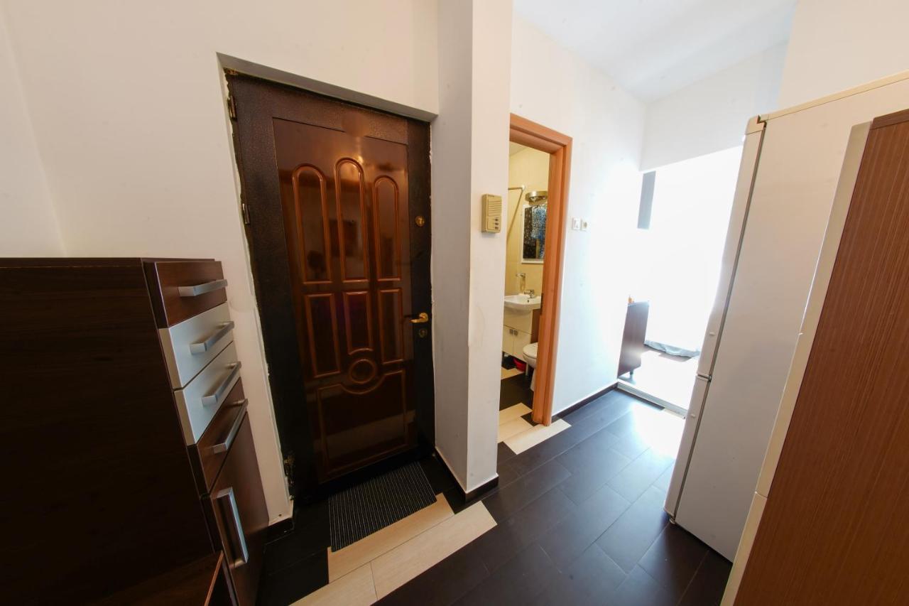 Apartamento Sun Plaza Oasis With Self Check In And Fast Wifi Bucarest Exterior foto